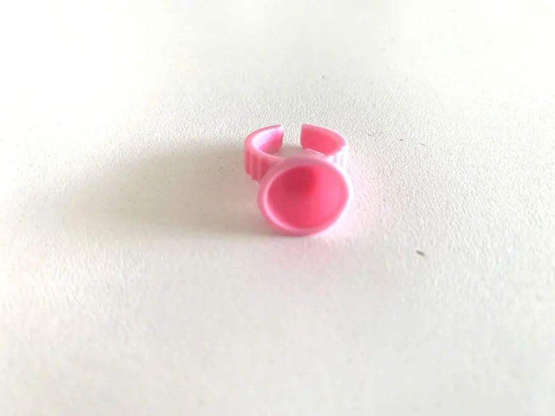 ANILLOS DESECHABLE CÓNCAVO - PLÁSTICO ROSA SIN DIVISIÓN - (x100) - Image 2
