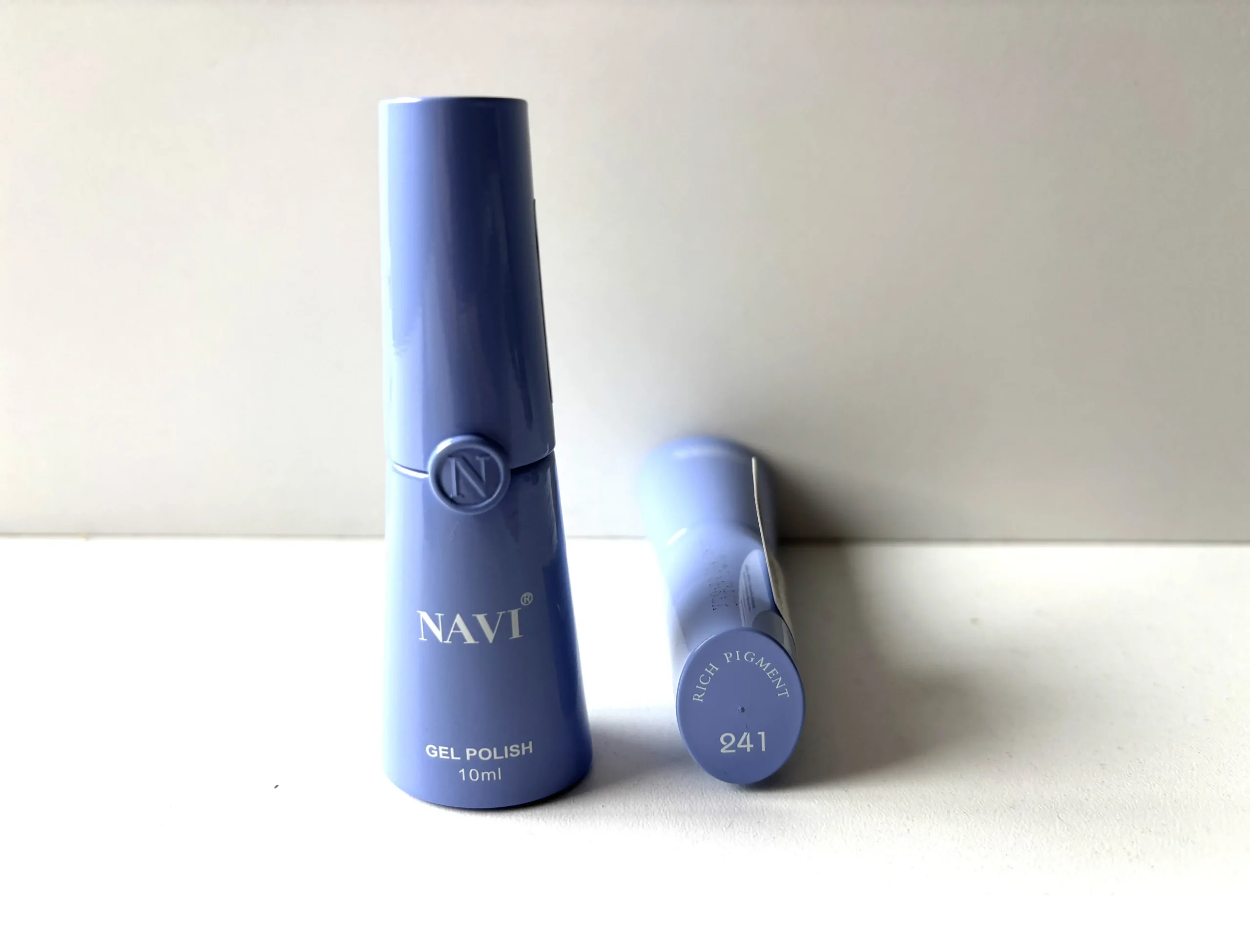 ESMALTE NAVI SEMI PERMANENTE - 10ml - #241