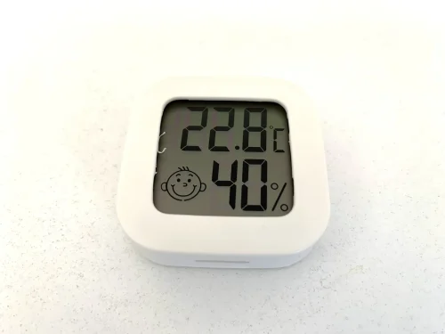 Alternative view of HIGROMETRO MEDIDOR MINI - DIGITAL -R. HUMEDAD - TEMPERATURA