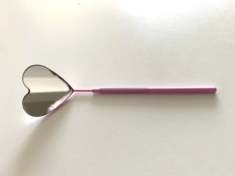 ESPEJITO - CORAZON ROSA CON BRILLOS - Image 2